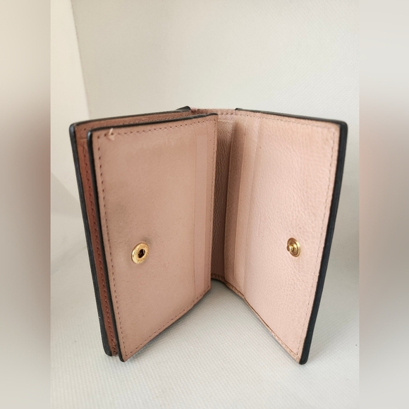 Gucci Limited Edition Cupcake Compact Wallet - Picture 10 of 16